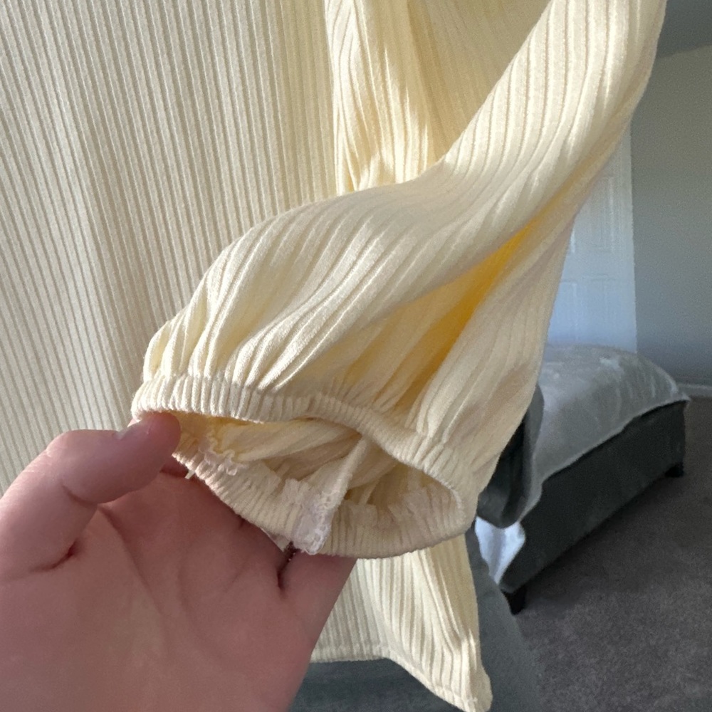 New Yellow Ribbed Top - Picture 6 of 6